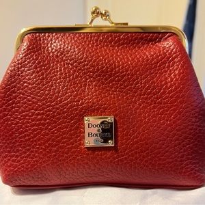 EUC Dooney & Bourke Kisslock coin purse